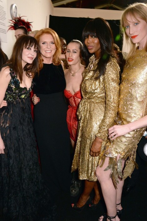 Naomi-Campbell-Fashion-For-Relief-Catwalk-LFW-Alice-Dellal-Vogue-20Feb15-Getty_b_592x888